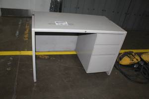 lot 756 image: Metal Office Desk 3-drawer