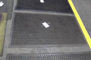 lot 760 image: Rubber Shop Work Mat