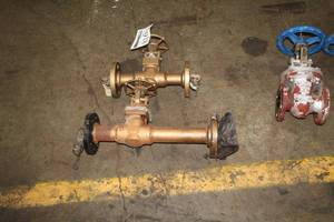 lot 816 image: Lot of (2) 2 Gate Valves