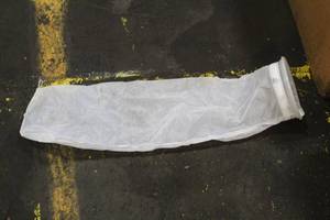 lot 793 image: Lot of (80-100) PEMU 400 P2F Polyester Mesh 400 micron Filter Bags Size #2