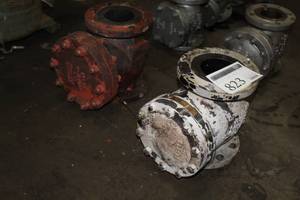 lot 823 image: Lot of (2) Crane 4 Check Valves 150# WCB