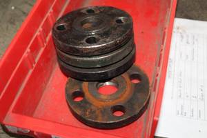 lot 850 image: Lot of (4) 1 Flanges