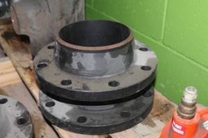 lot 862 image: Lot of (2) 6 Flanges
