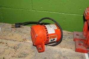 lot 842 image: Vibco SPR-21 Vibrator
