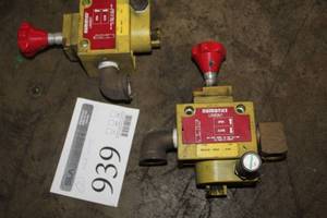 lot 939 image: Lot of (2) Numatics Lock-Outs