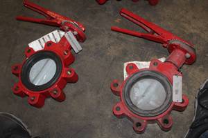 lot 983 image: Lot of (2) 4 Butterfly Valves
