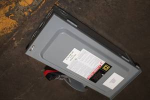 lot 1032 image: Lot of (1) Heavy Duty Safety Switch Box