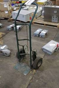 lot 1033 image: 2-Wheel Hand Truck