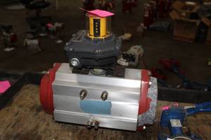 lot 992 image: Lot of (1) Bray Controls Pneumatic Actuator