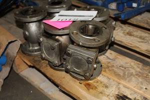 lot 1018 image: Lot of (5) 1-12 Check Valves