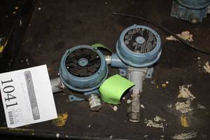 lot 1041 image: Lot of (2) Pressure Switches