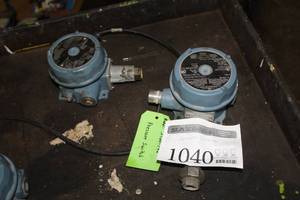 lot 1040 image: Lot of (2) Pressure Switches