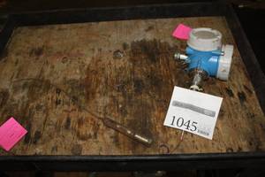 lot 1045 image: Level Transmitter