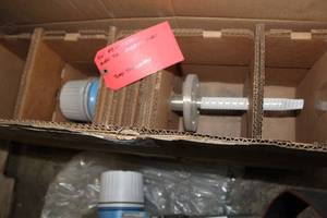 lot 1062 image: Temperature Transmitter (New In Box )
