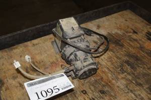 lot 1095 image: Stenner Pump Electric Metering Pump 45MHP10