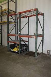 lot 1215 image: Pallet Racking