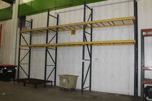 lot 1216 image: Pallet Racking