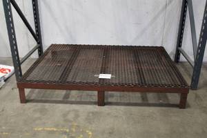 lot 1214 image: Metal Staging Platform