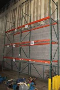 lot 1218 image: Pallet Racking