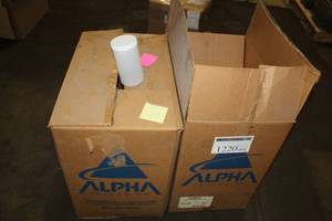 lot 1220 image: 1-Quart Sample Bottles