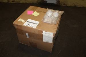 lot 1222 image: 8-oz. Sample Bottles