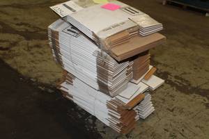 lot 1225 image: Sample Box Flats