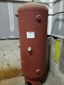 lot 315 image: 2012 Industrial Oil-Free Pneumatic System - Tank