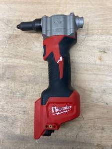 MILWAUKEE M12 12-Volt Lithium-Ion Cordless Rivet Tool (Tool-Only)