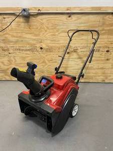 TORO Power Clear 518 ZE 18 in. Single-Stage Gas Snow Blower (parts or repair)