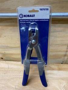 KOBALT 9-in Snap Lock Punch Vinyl Aluminum Siding
