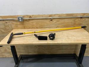 RUBBERMAID Maximizer Quick Change Handle with 3 Attachments