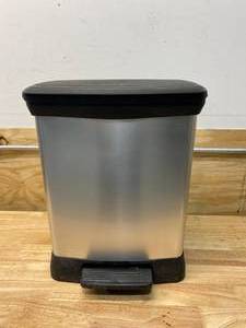 CURVER Deco Bin (7.8 gal)