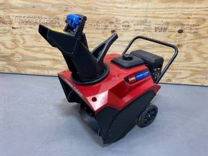 TORO Power Clear 721 R 21 in. 212 cc Single-Stage Self Propelled Gas Snow Blower (parts or repair)