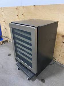 HISENSE 54-Bottle Capacity Built-infreestanding Wine Chiller