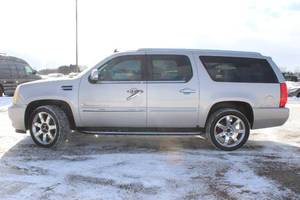 lot 4 image: 2007 Cadillac Escalade ESV - 2 OWNERS