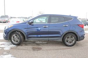 lot 3 image: 2017 Hyundai Santa Fe Sport - AWD - 2 OWNERS