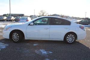 lot 12 image: 2012 Nissan Altima