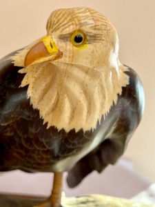 lot 20 image: Eagle Sculpture by K.W. White - Big Sky Carvers