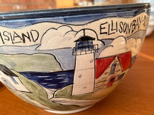lot 22 image: Beautiful Pottery Bowl by Gills Rock Stoneware