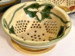 lot 63 image: Delightful Kitchen Pottery Items