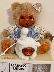 lot 68 image: Raikes Collectible Bear Best Friends Collection Stacie & Fifi w Box and Certificate of Authenticity