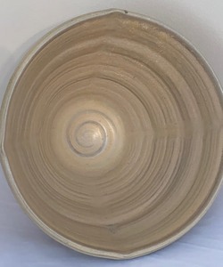 lot 47 image: Handcrafted Pottery Bowl