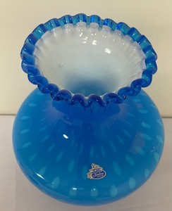 lot 72 image: Fenton Art Glass Opaque Blue Overlay Bubble Optic Vase