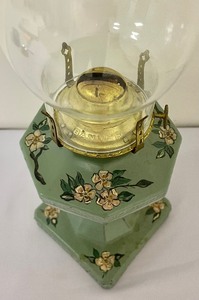 lot 73 image: Charming Vintage Oil Lamp