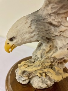 lot 83 image: Crosswind Mill Creek Studios Resin Eagle Sculpture