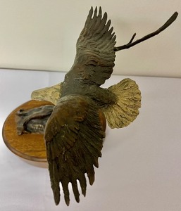 lot 82 image: Numbered Metal Eagle Sculpture Tree Top Landing by Harvey Rattey