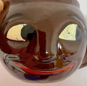 lot 84 image: Vintage Man in the Moon Smiling McCoy USA Pottery Cups