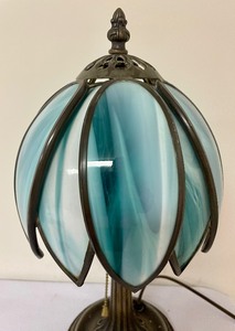 lot 94 image: Vintage Stained Glass Table Lamp
