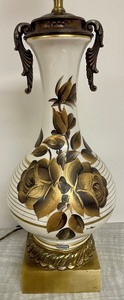 lot 161 image: Vintage Hand Painted Tyndale Lamp
