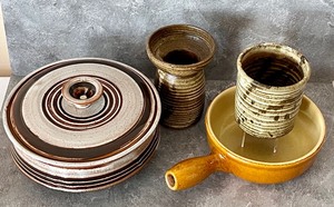 lot 253 image: Variety of Decorative Pottery Items